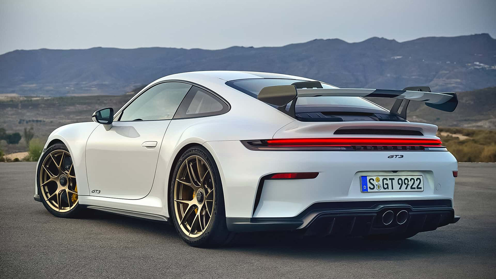 Πρεμιέρα για την ανανεωμένη Porsche 911 GT3